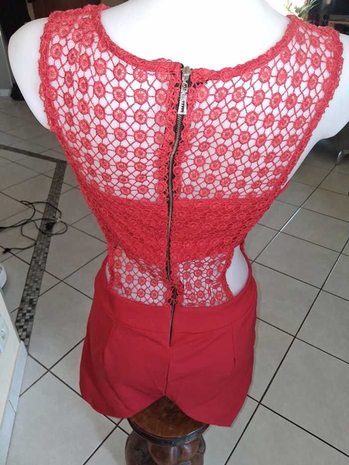 Combishort rouge avec dentelles - photo numéro 4