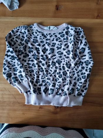 Pull motif panthère rose