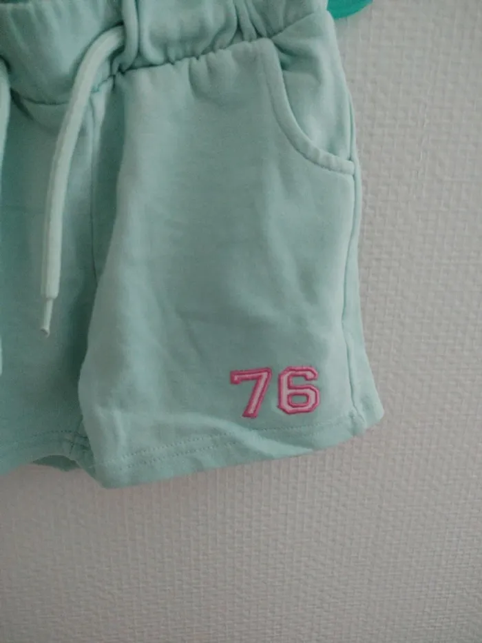 Ensemble 2 pièces très bon état taille 4 ans - photo numéro 5