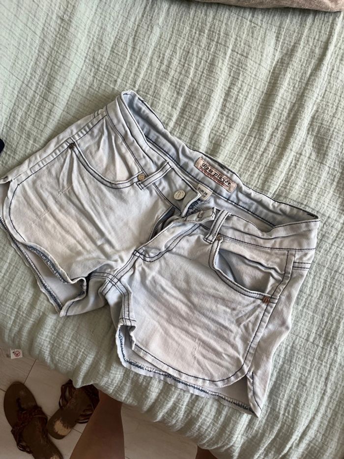Short jean délavé