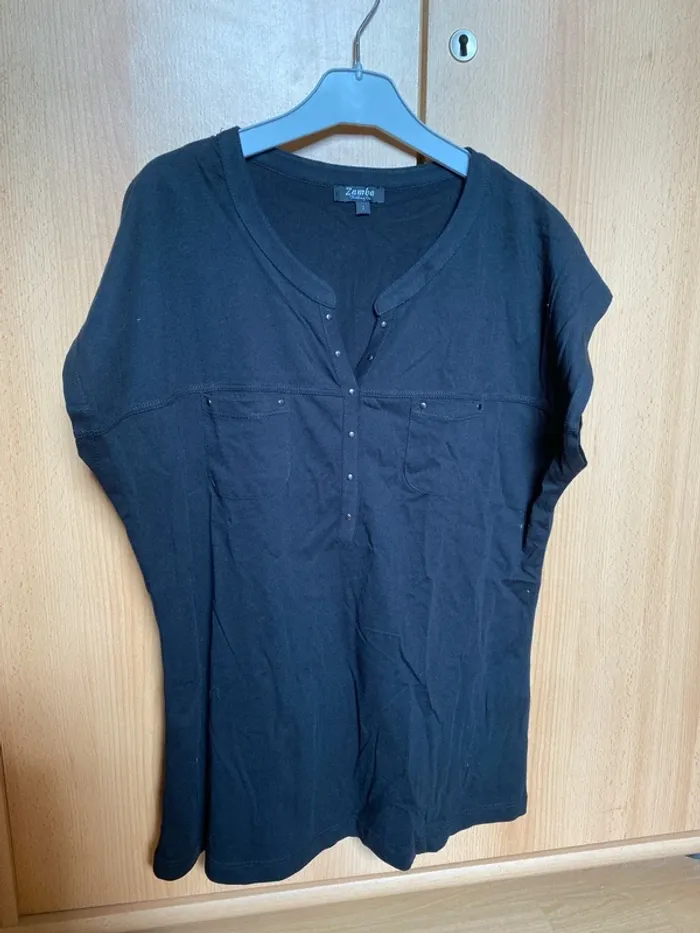 T Shirt noir petits clous