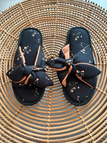Paire de chaussons, pointure 35 36
