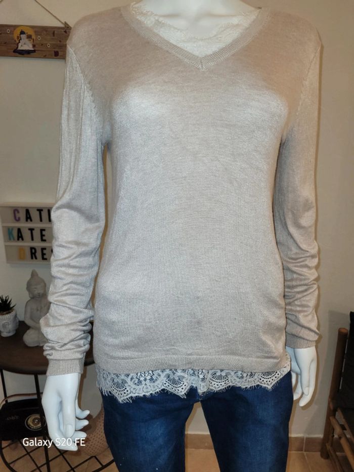 Petit pull avec dentelles