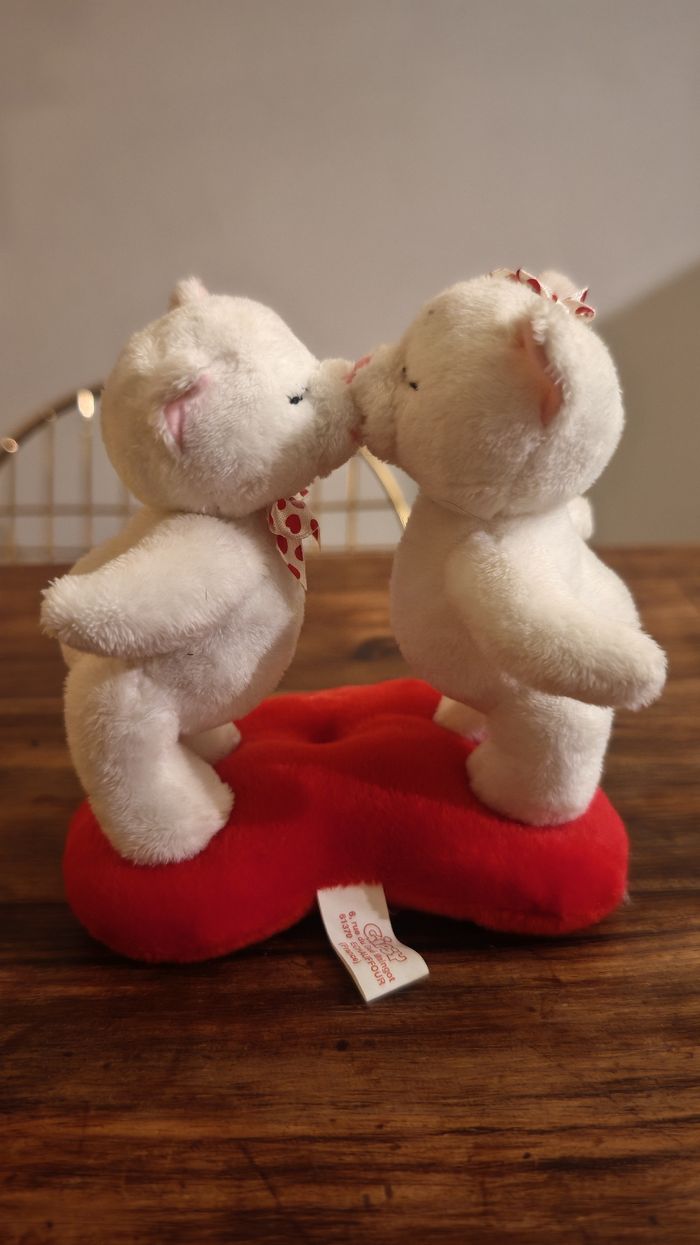 Peluche 2 ours blancs bisous sur cœur Gipsy 15cm - photo numéro 2