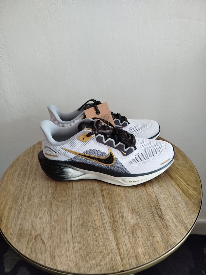 Baskets Nike T39 - photo numéro 4