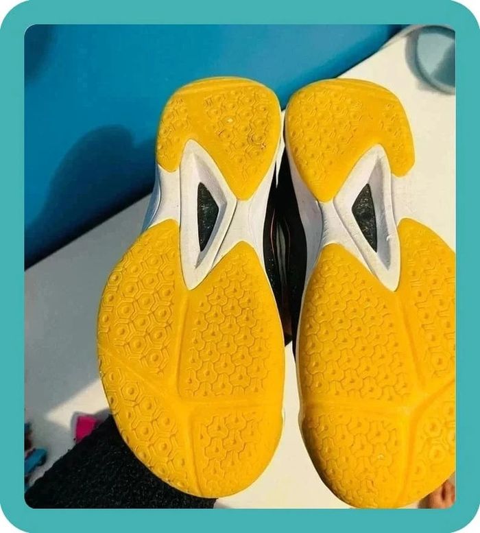 Chaussures de handball Atorka | Pointure 35 | Très bon état | Lots et réductions - photo numéro 4