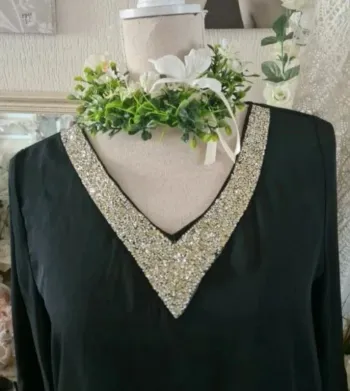 Blouse noire col V pailleté Styled In Italy Taille L (grand) Neuve