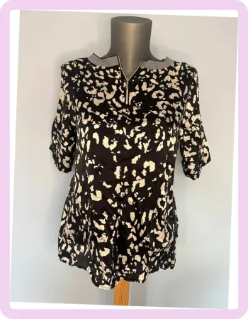 Haut léger à manches courtes noir et blanc - Taille F42 🌟