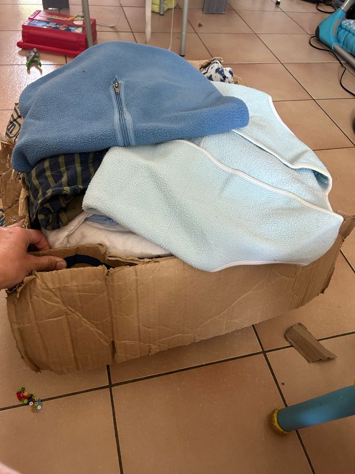 Gris lot cargo. de vêtements taille 6 moi  +79 vêtements