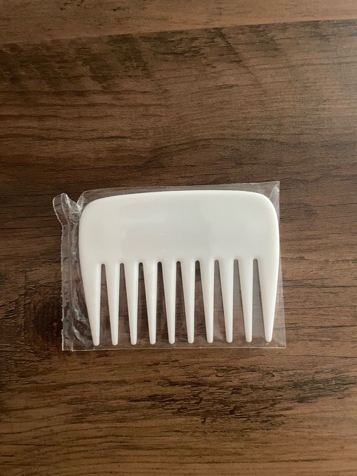 Peigne blanc BIRCHBOX neuf sous blister - photo numéro 2