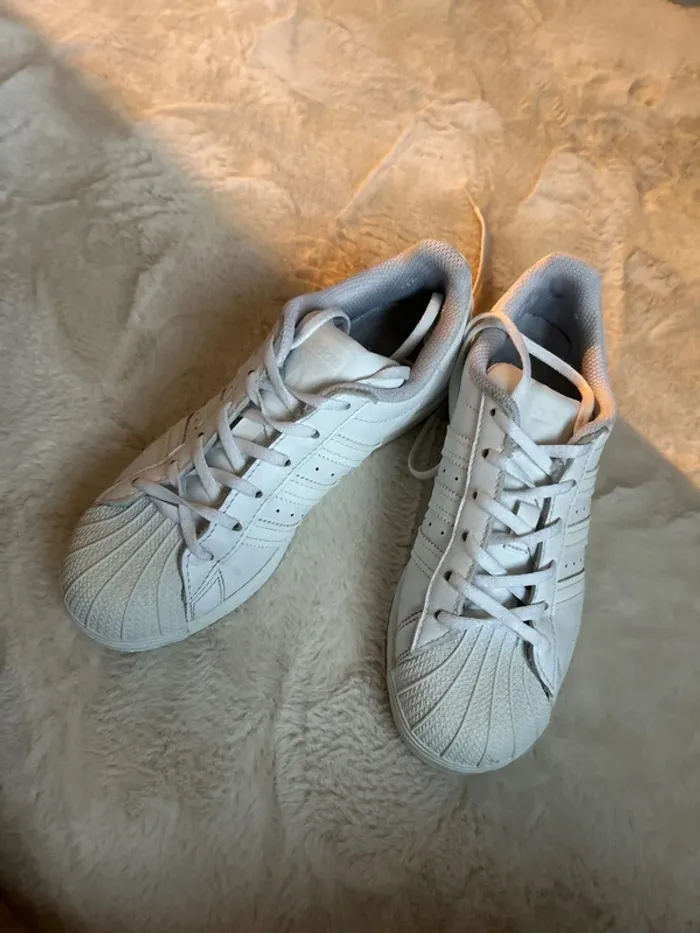 Baskets adidas blanches