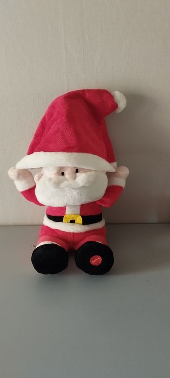 Père Noël peluche pour déco.