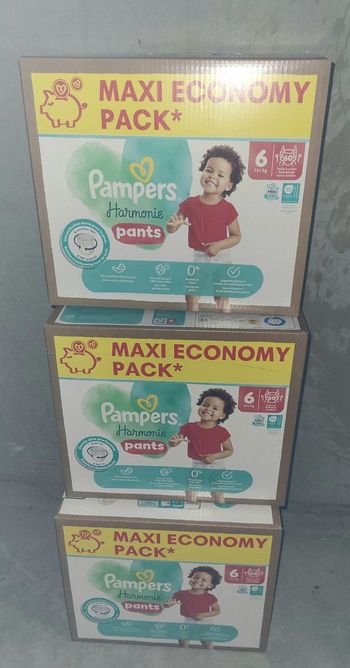 180 couches Pampers Harmonie pants taille 6