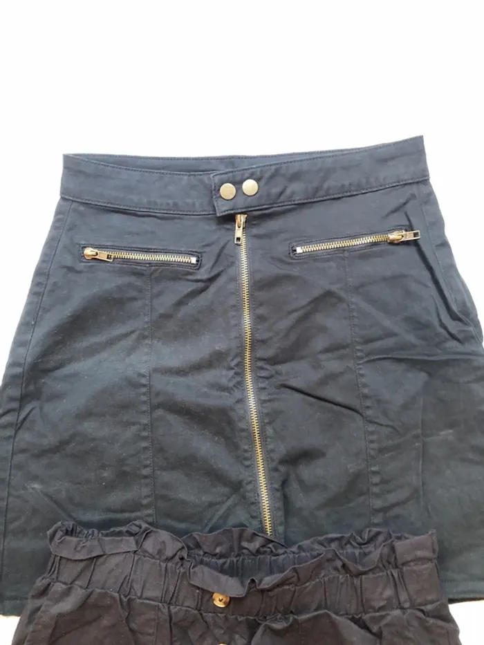 Lot 2 jupes noires taille 38 - photo numéro 3