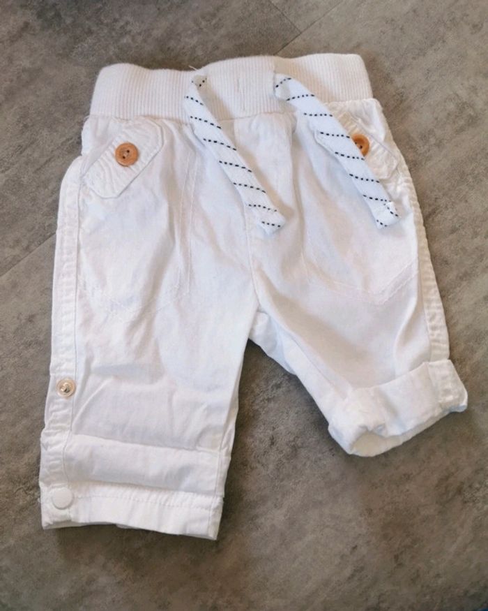 Pantalon pantacourt blanc bébé garçon 1 mois comme neuf - photo numéro 2