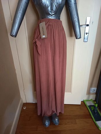 Jupe longue. Marque fashion. (A29)