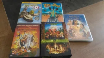 Lot 5 DVD enfants + 1 coffret
