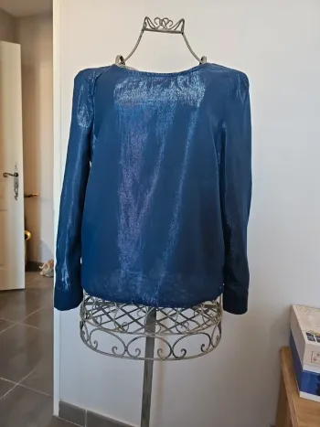 Haut bleu nuit irisé