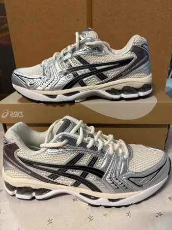 Asics Gel-Kayano 14 Noir Blanc Argent Taille 40