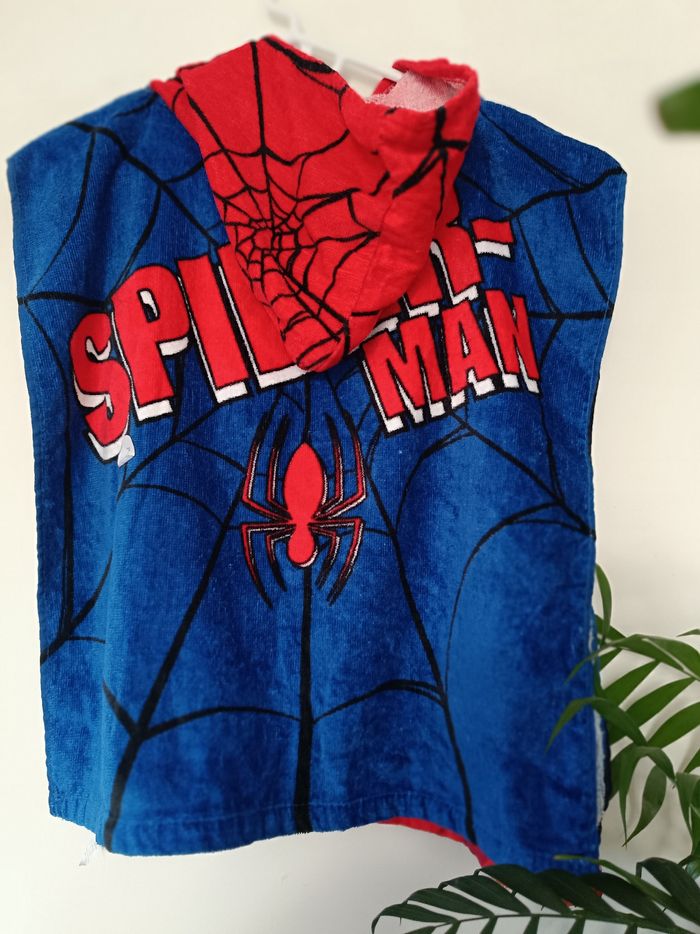 Cape de bain Spiderman 4 /6 ans - photo numéro 4