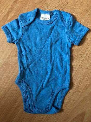 Joli body bleu MC T. 3 mois/60 cm neuf