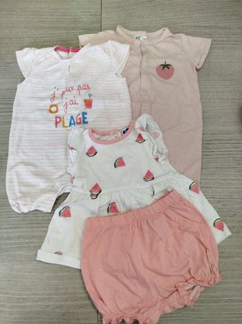 Lot de vêtements d'été  Mots d'enfants, sucre d'orge et h&m
