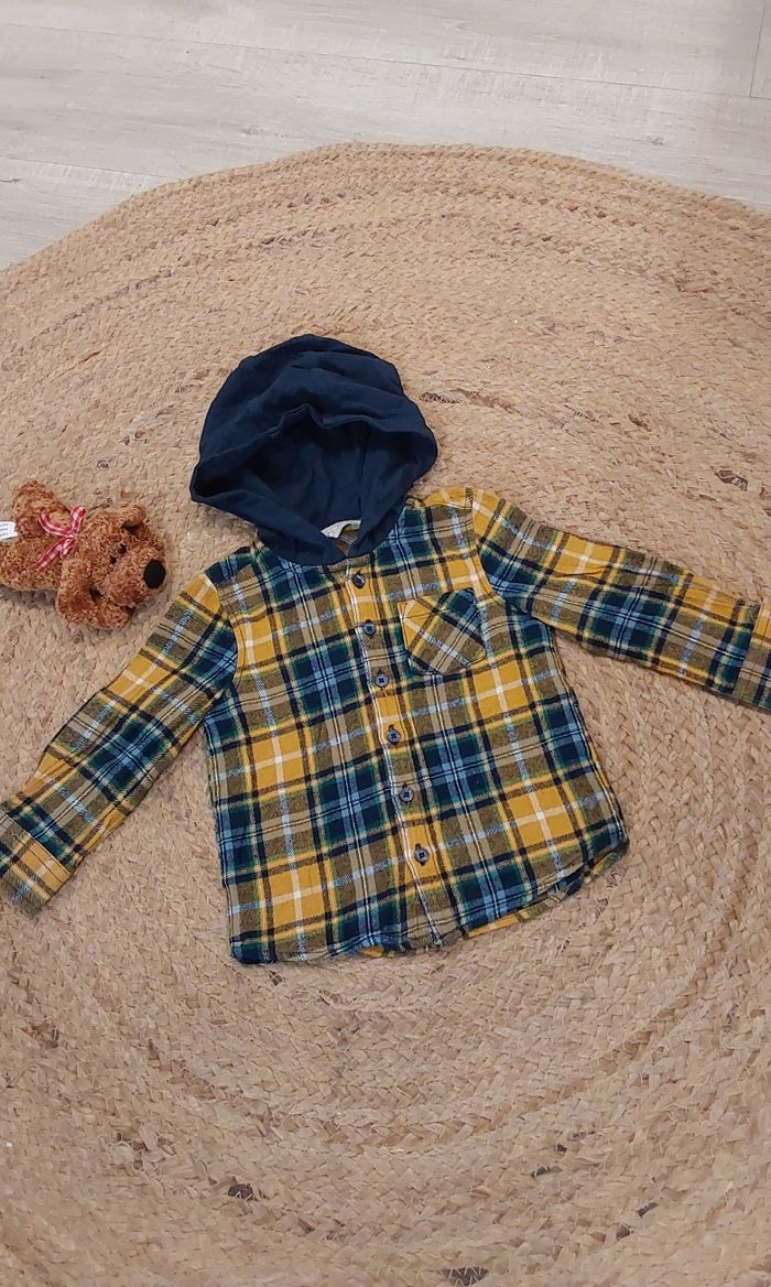 Lot de vêtements garçons 18 mois 86 cm 7 pièces pantalons, veste polaire ,chemises,sweat - photo numéro 2