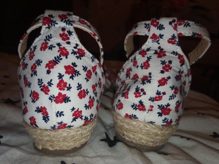 Sandales tissu fleurs rouges Liberto talons tressé - photo numéro 7