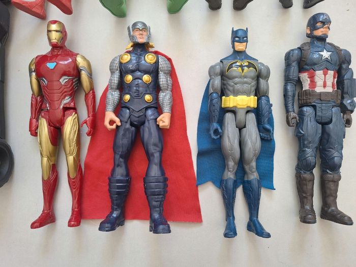 Lot 8 grandes figurines marvel avenger + batmobil voiture : spiderman, batman, hulk, thor, Iron man, captain america - photo numéro 2