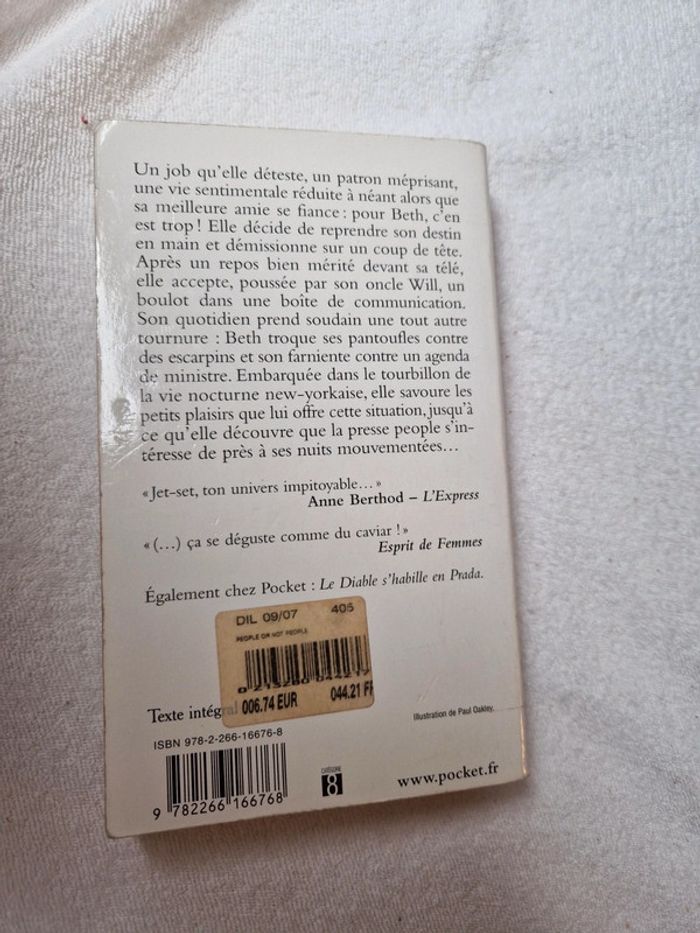 Livre de poche People or not people de Lauren Weisberger - photo numéro 2