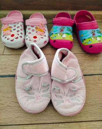 Lot chaussons et crocs