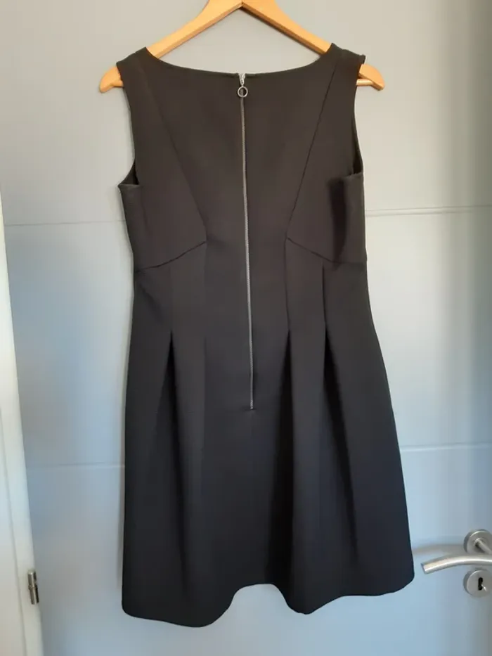 Robe neuve noire Naf Naf taille 42 - photo numéro 3