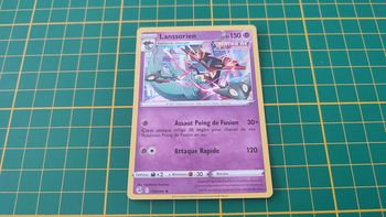 130/264 Carte Pokémon Lanssorien rare holographique Epée et Bouclier EB08 Poing de Fusion #B10