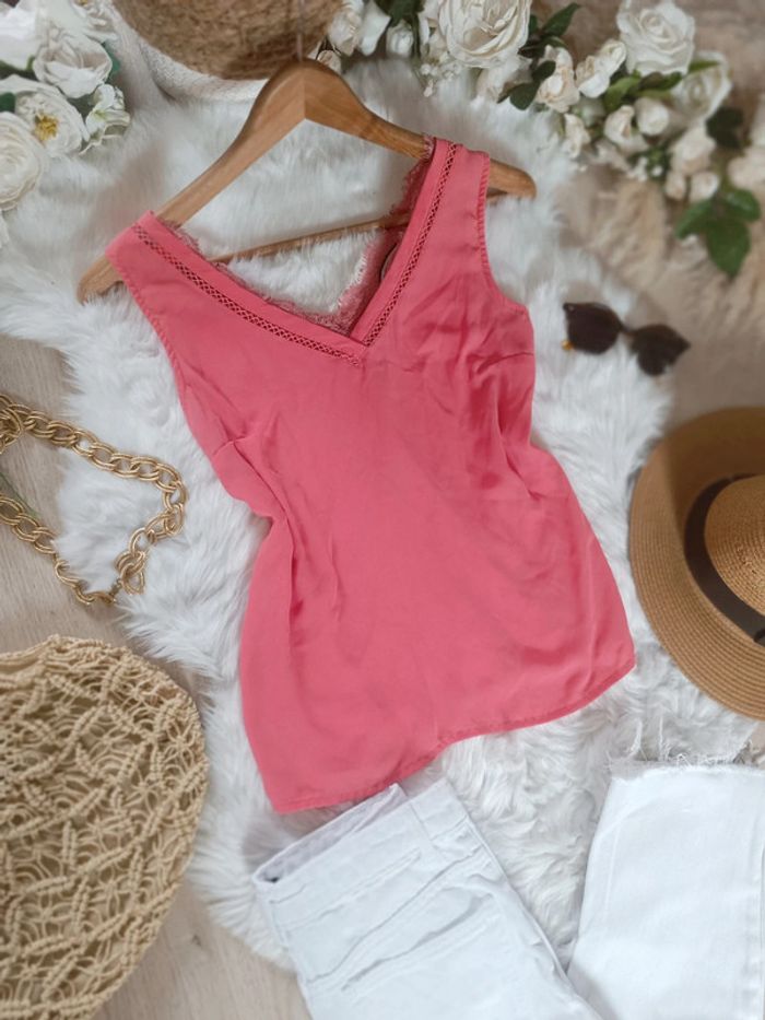 Jolie haut Naf Naf taille xs
