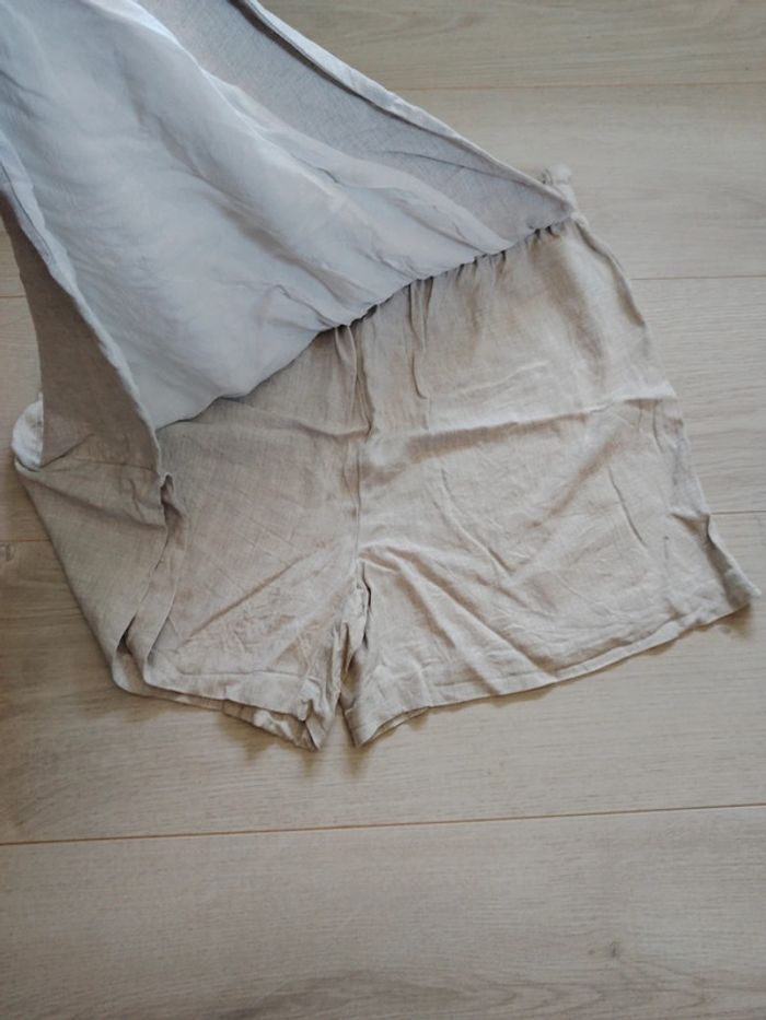 Jupe short femme. Taille 38 - photo numéro 3