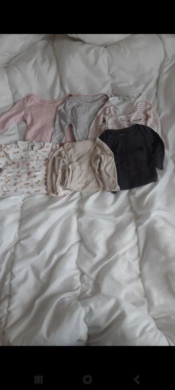 Lot 6 bodies bébé fille 3 mois