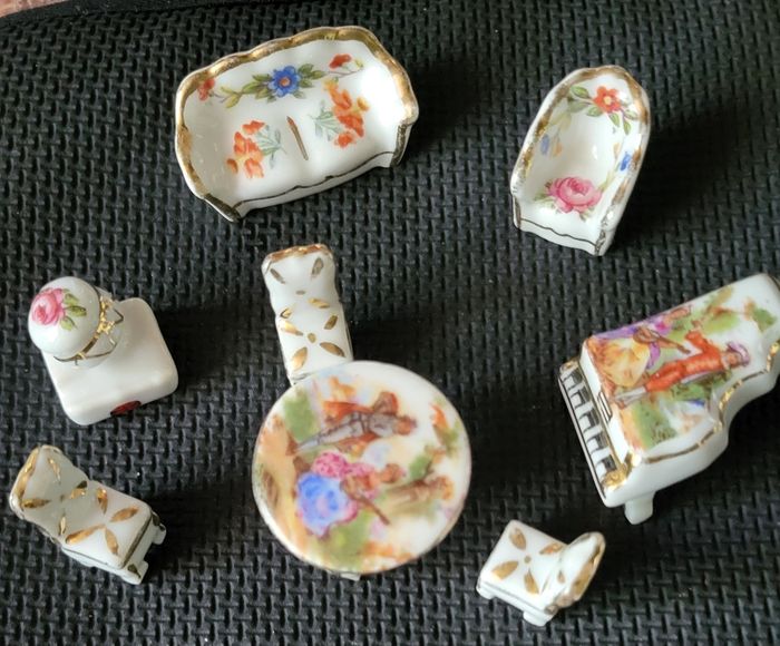 Lot de fèves vintage en verre + porcelaine en Lot ou à l'unité
Remise en main propre possible a Rueil-Malmaison (place besche) - photo numéro 9