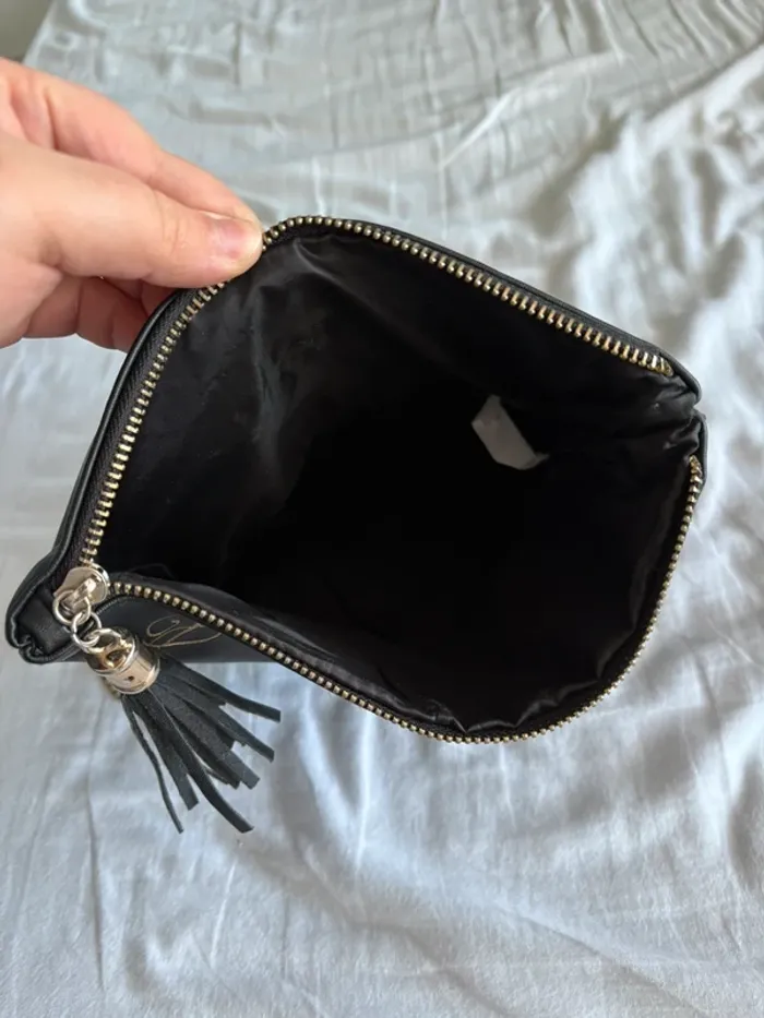 🔹 Sac noir avec bandoulière dorée – Chic et intemporel 🔹 - photo numéro 5