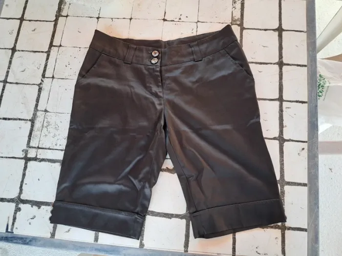 T2/3 Short satiné noir - photo numéro 2