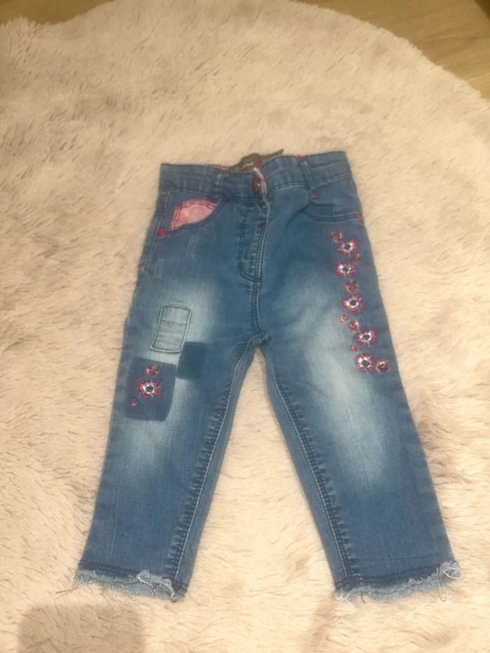 mots de 2 jeans fille 12 mois - photo numéro 2