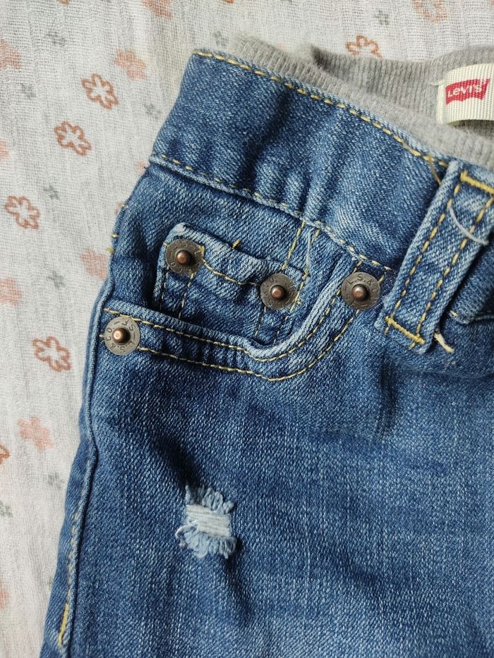 Jean Levi's 514 straight - Taille 9 mois - Parfait état - photo numéro 2
