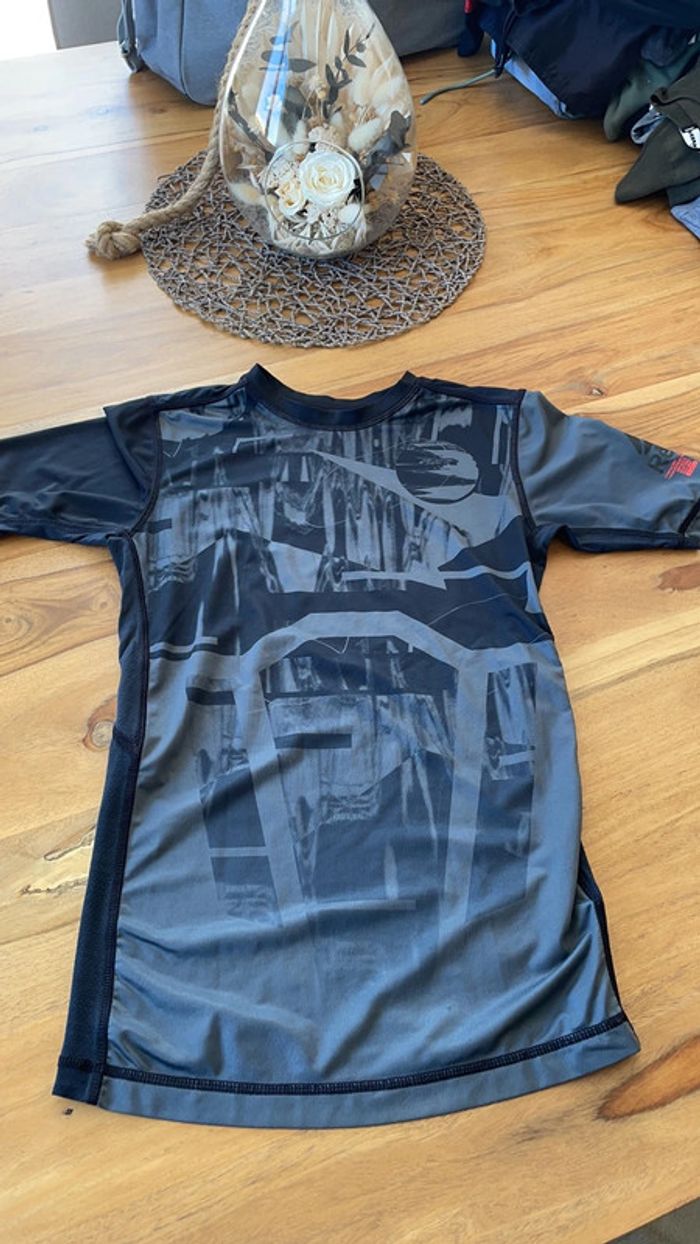 T-shirt reebok Taille M neuf