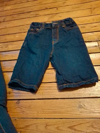 Short taille 7/8 ans