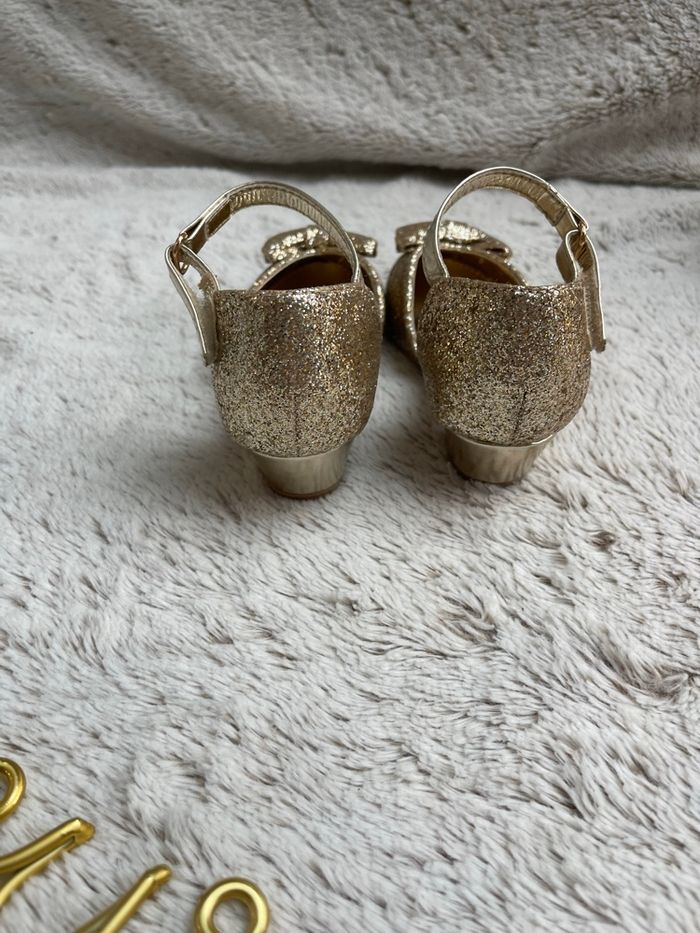 Chaussure de princesse à paillette doré - Gemo Taille 26 - photo numéro 6