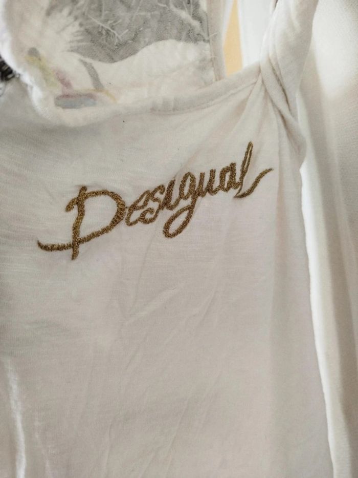 Top Desigual femme S bohème chic imprimé fleuri été léger original tendance
 Teeshirt Desigual - photo numéro 2
