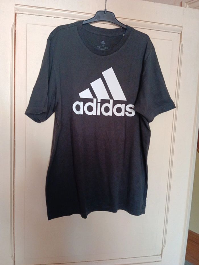 T-shirt Adidas taille M