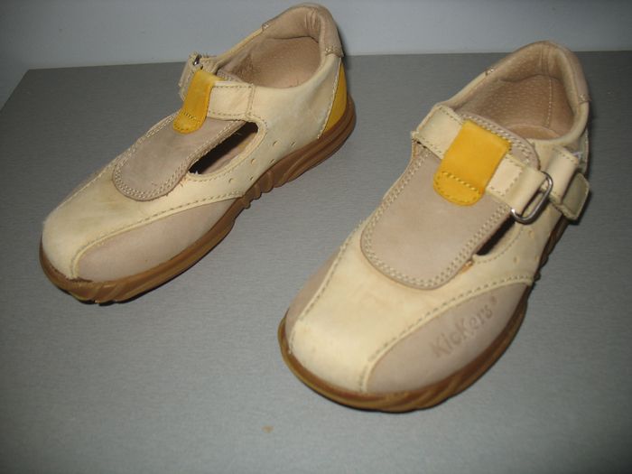 CHAUSSURES BEIGE A BRIDE GARÇON "KICKERS" - P29 - n°01 - photo numéro 2