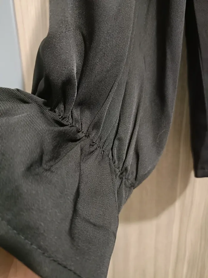 Chemise noir satiné a dentelles - photo numéro 4