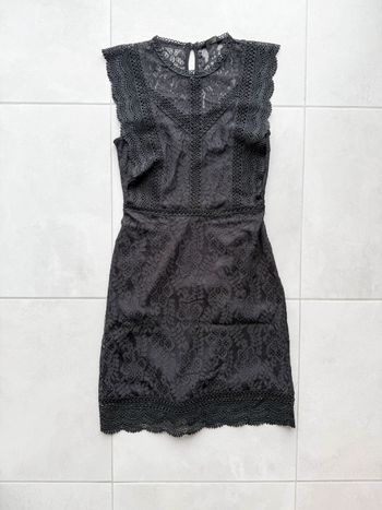Robe en dentelle noire