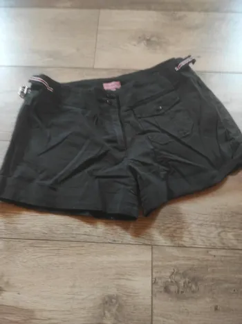 Mini short taille 34 36